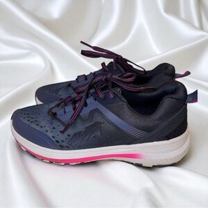 Avia Women's Athletic Shoes in Navy and Pink